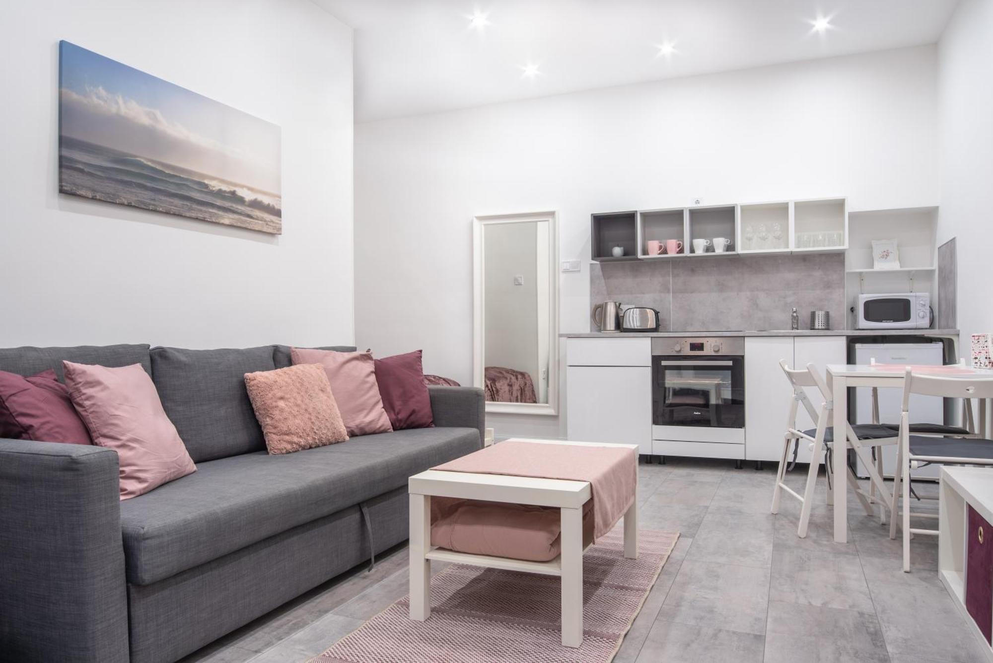 Maja'S Sweet Little Home With Free Parking And Air Condition — Photos 3
